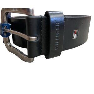 TOMMY HILFIGER Mens Small 32 Black Leather Belt Brushed Silver Tone Buckle NWT